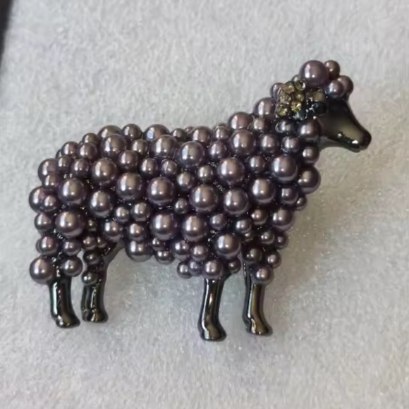 Anthropologie Jewelry - Vintage Gray Pearl Sheep Brooch